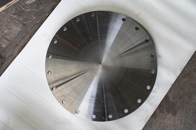 This flange type is used, normally, in high-pressure and high/low temperatures applications that require an unrestricted flow of the fluid conveyed by the piping system (the bore of the flange matches with the bore of the pipe.The absence of pressure drops prevents negative effects as turbulence and erosion/corrosion of the metals in the proximity of the flanged joints.The tapered hub allows a smooth distribution of the mechanical stress between the pipe and the weld neck flange and facilitates the executio